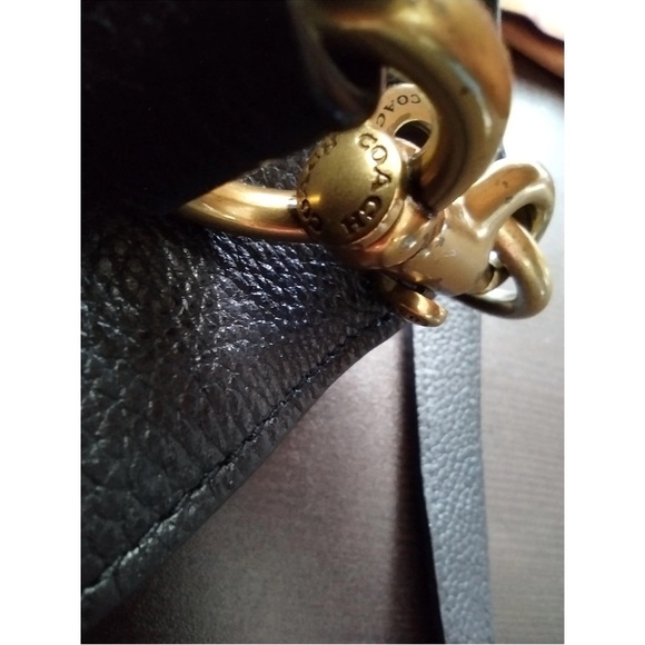 Coach Black Leather Shoulder Bag with Gold 'C' Front Accent - Picture 7 of 10